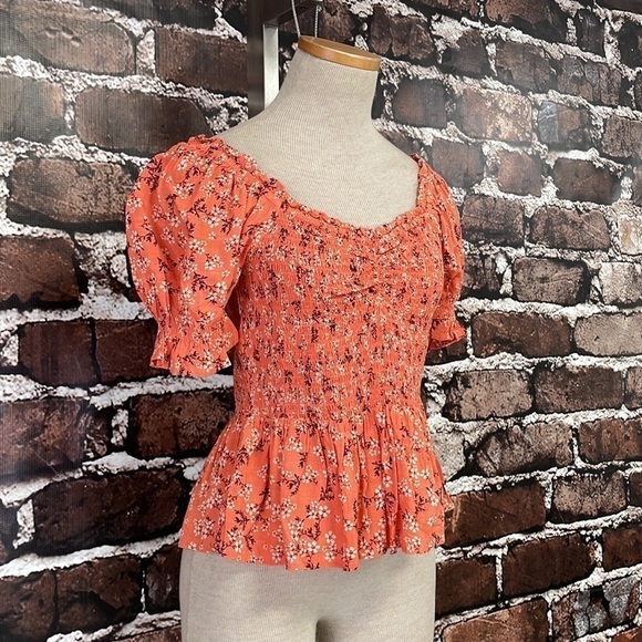 Bila 77 NWT Rowena Top Smocked Floral Coral Peplum Size Small S - Picture 7 of 16